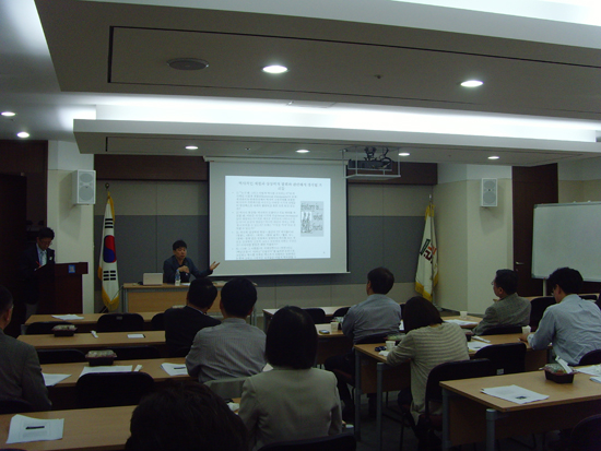 慶煕大学·李淇炯教授招請 水曜フォーラムを開催