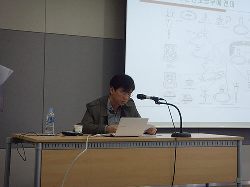 延辺大学金洪培(キム・ホンベ)教授招請、水曜フォーラム開催