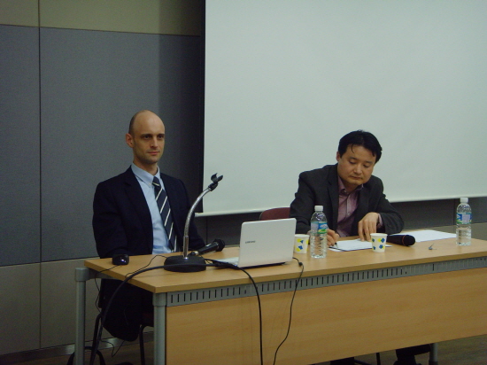 延世大学国際学部(UIC)Jesse Sloane教授招請、水曜フォーラム開催