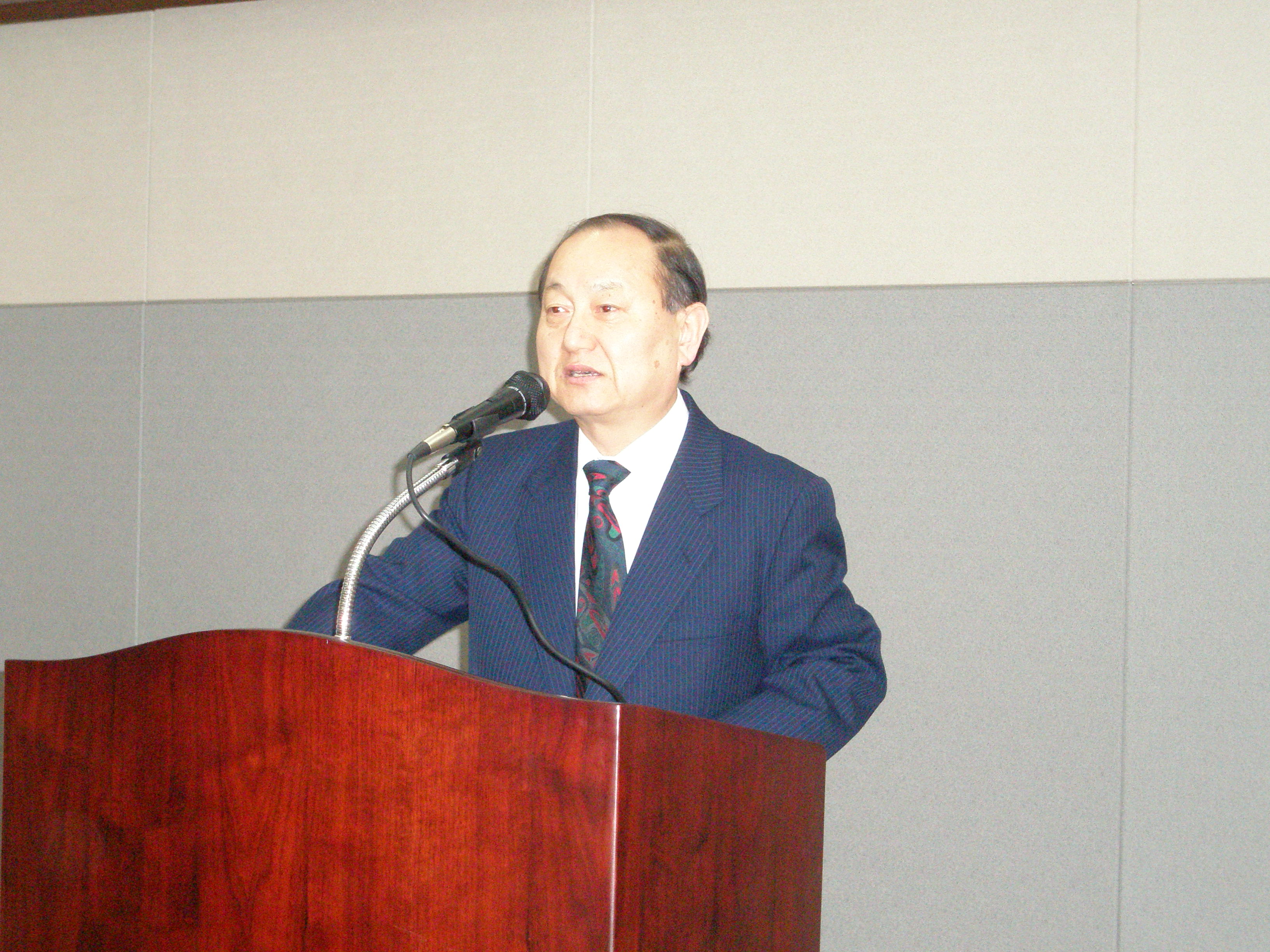 事務総長の離任式 - 金容徳理事長...