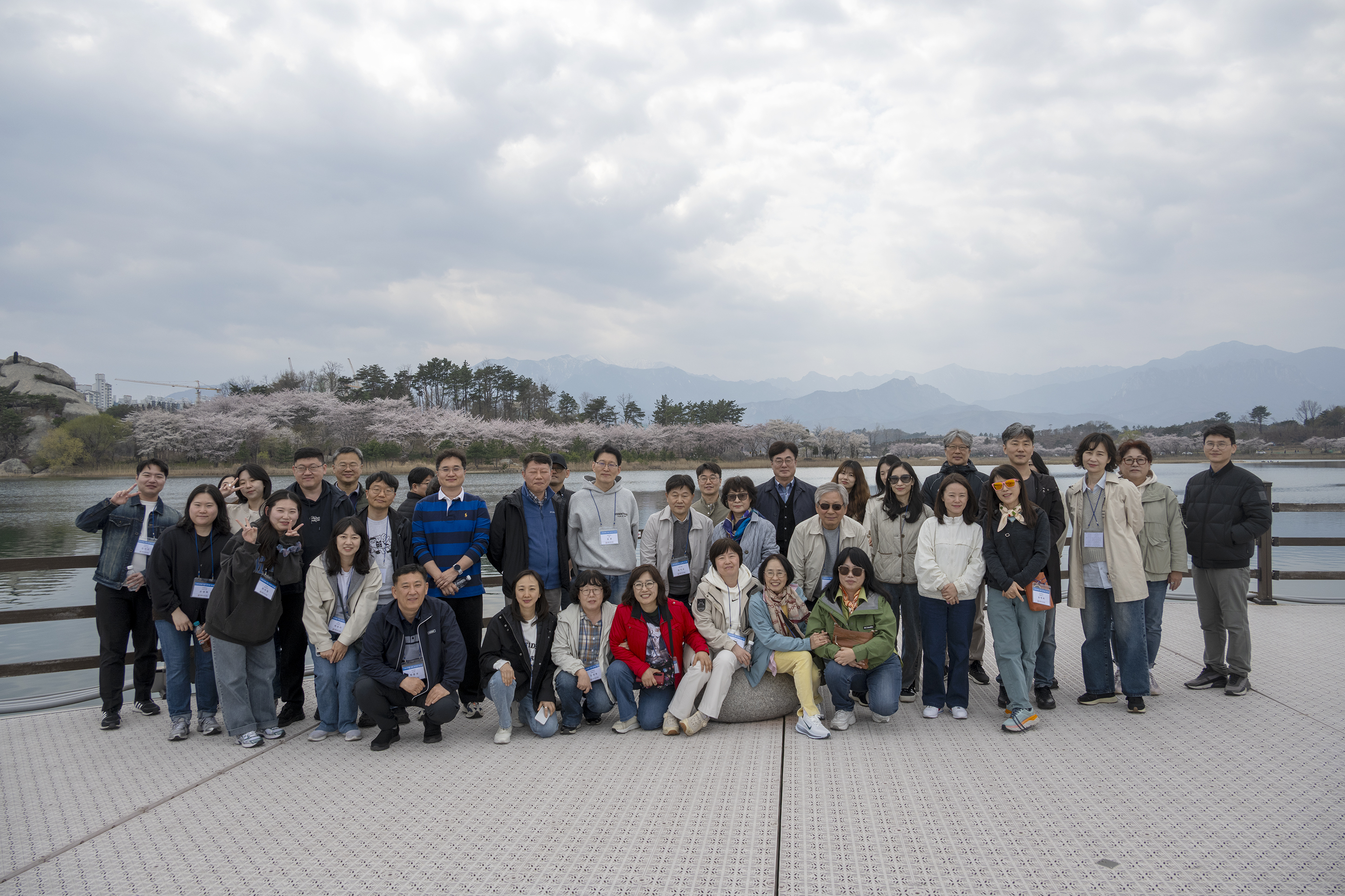 20250410_01_동북아재단상반기워크숍_영랑호단체사진
